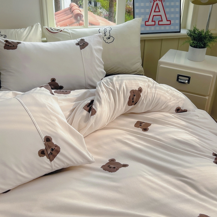 91家纺网 家纺一手货源 找家纺 梦可莱家居 2025春夏新款全棉纯棉针织棉印花四件套 咖啡熊