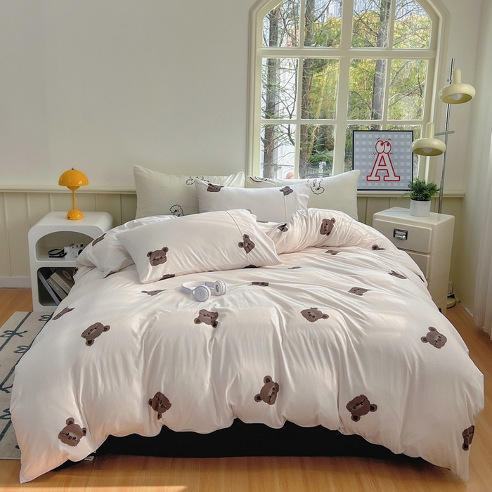 91家纺网 家纺一手货源 找家纺 梦可莱家居 2025春夏新款全棉纯棉针织棉印花四件套 咖啡熊