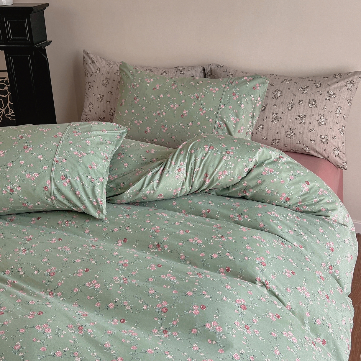 梦可莱家居 2025春夏新款全棉纯棉针织棉印花四件套 绿底春藤杜鹃