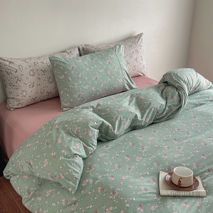 91家纺网 家纺一手货源 找家纺 梦可莱家居 2025春夏新款全棉纯棉针织棉印花四件套 绿底春藤杜鹃