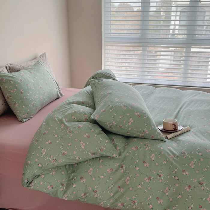 91家纺网 家纺一手货源 找家纺 梦可莱家居 2025春夏新款全棉纯棉针织棉印花四件套 绿底春藤杜鹃