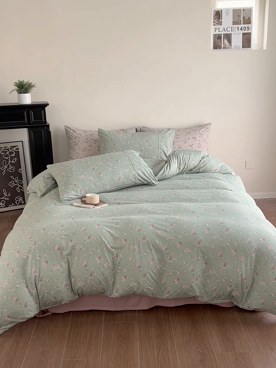 91家纺网 家纺一手货源 找家纺 梦可莱家居 2025春夏新款全棉纯棉针织棉印花四件套 绿底春藤杜鹃