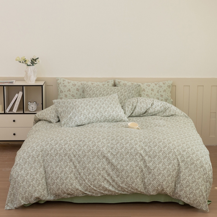 91家纺网 家纺一手货源 找家纺 梦可莱家居 2025春夏新款全棉纯棉针织棉印花四件套 绿底小苔花