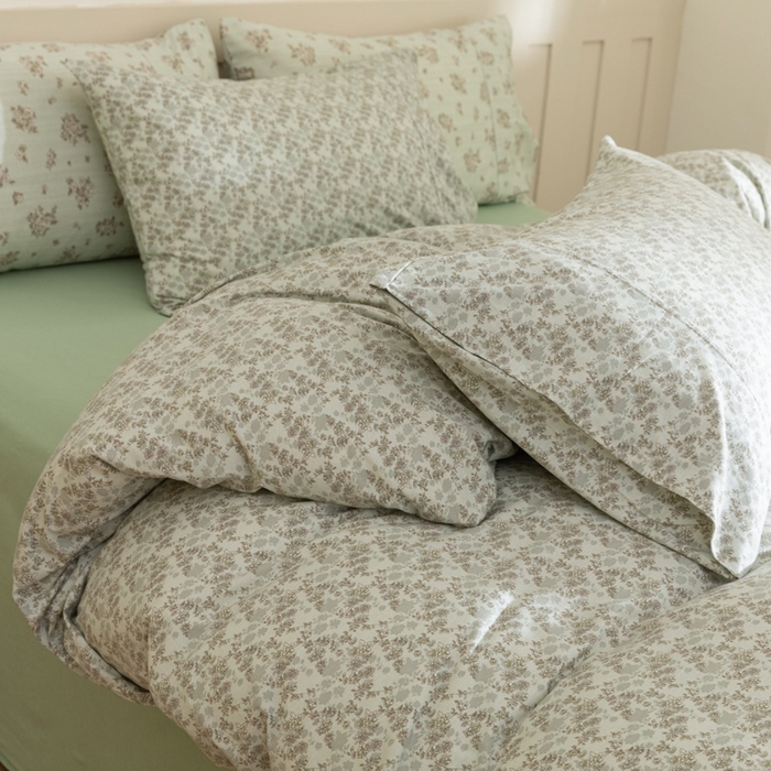 91家纺网 家纺一手货源 找家纺 梦可莱家居 2025春夏新款全棉纯棉针织棉印花四件套 绿底小苔花