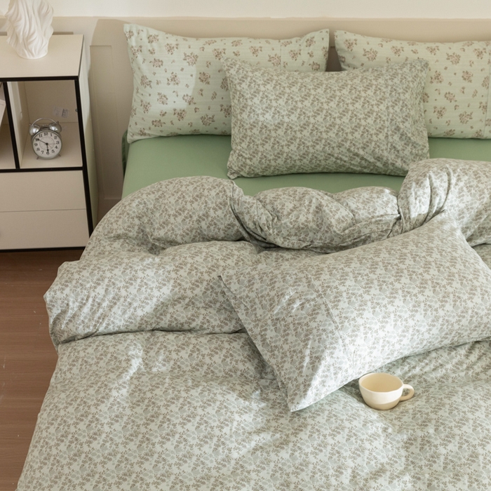 91家纺网 家纺一手货源 找家纺 梦可莱家居 2025春夏新款全棉纯棉针织棉印花四件套 绿底小苔花