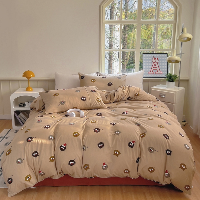 91家纺网 家纺一手货源 找家纺 梦可莱家居 2025春夏新款全棉纯棉针织棉印花四件套 浅底小煤球