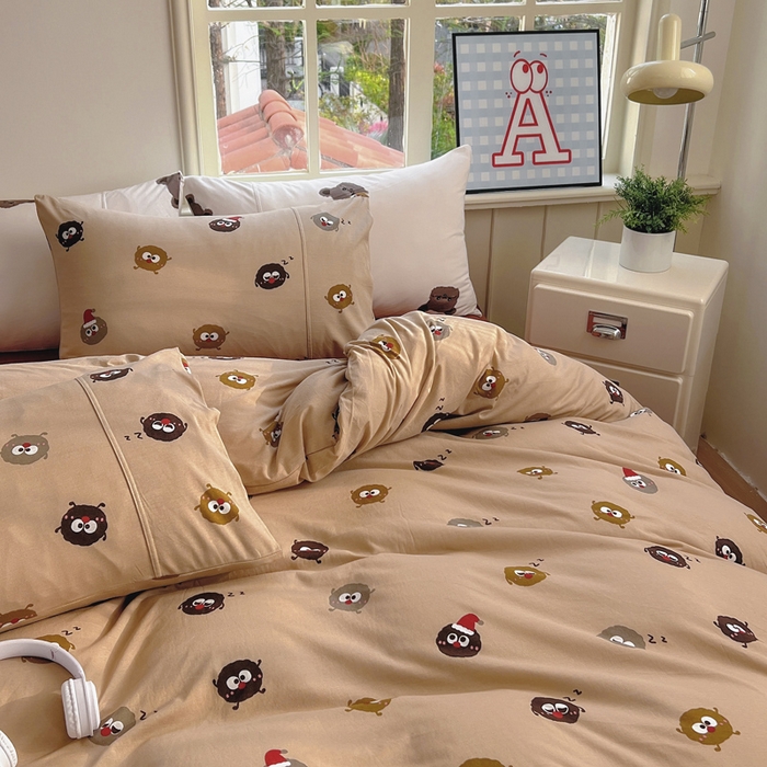 91家纺网 家纺一手货源 找家纺 梦可莱家居 2025春夏新款全棉纯棉针织棉印花四件套 浅底小煤球