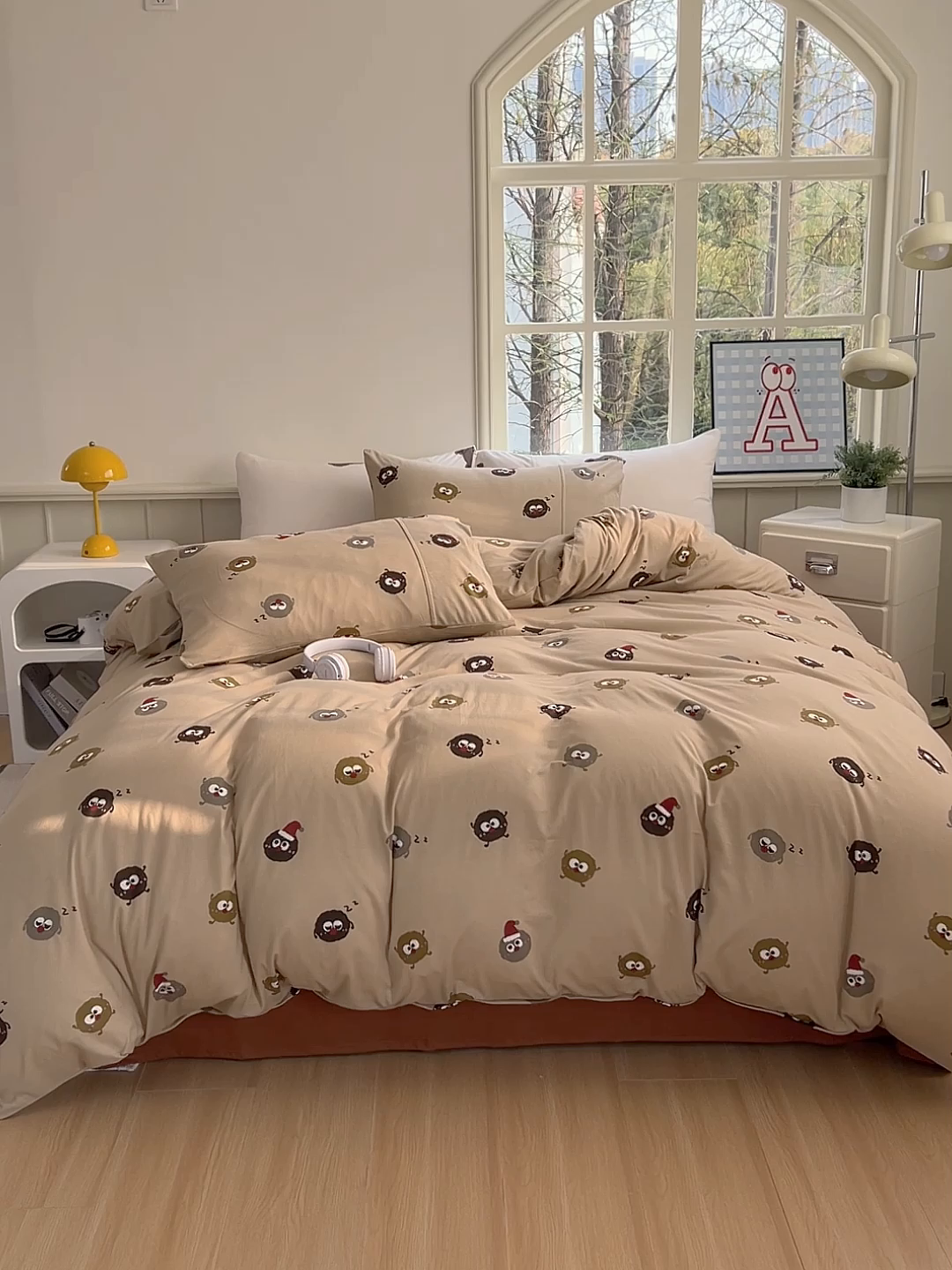 91家纺网 家纺一手货源 找家纺 梦可莱家居 2025春夏新款全棉纯棉针织棉印花四件套 浅底小煤球