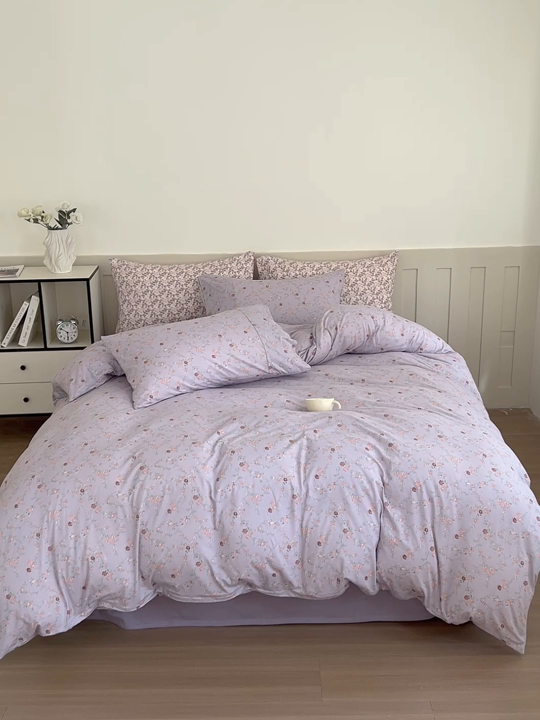 91家纺网 家纺一手货源 找家纺 梦可莱家居 2025春夏新款全棉纯棉针织棉印花四件套 紫底春藤杜鹃