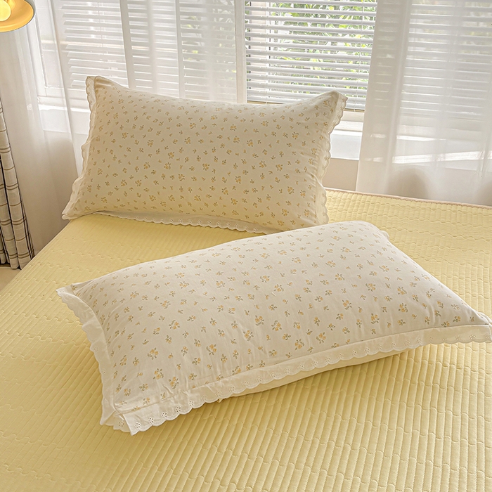 91家纺网 家纺一手货源 找家纺 金艾草2026新款床盖款A类纯棉双层纱花边四件套 奶油黄-小花