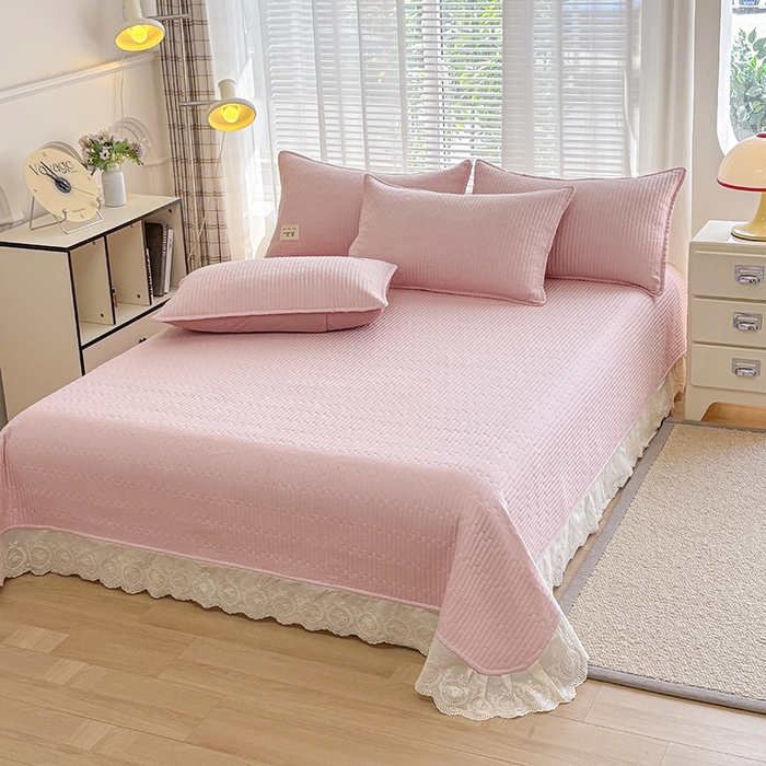 91家纺网 家纺一手货源 找家纺 金艾草2026新款床盖款A类纯棉双层纱花边四件套 清桃粉色