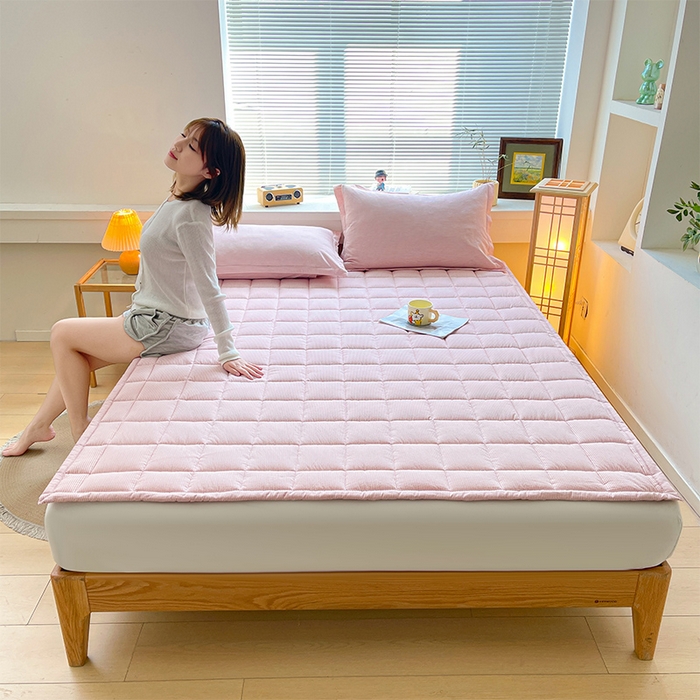 91家纺网 家纺一手货源 找家纺 丽诺床垫 2025新款亲肤舒适全棉纯棉色织棉花床褥床垫 细条粉