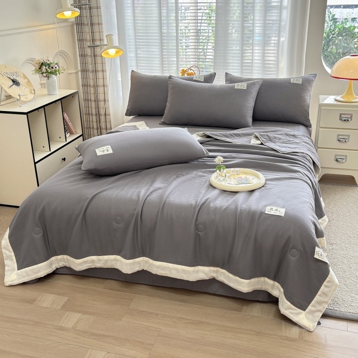 91家纺网 家纺一手货源 找家纺 金艾草2025新款纯色A类纯棉双层纱夏被四件套 灰色（手包边）