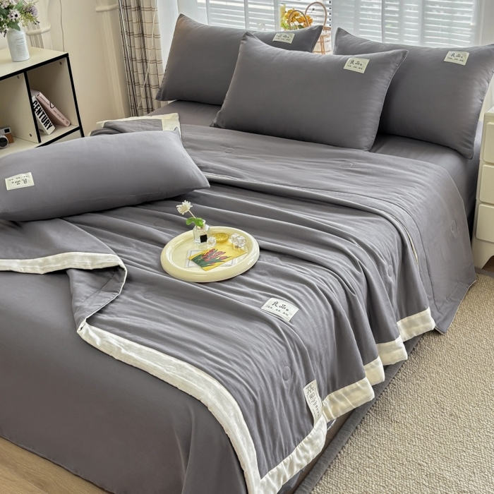91家纺网 家纺一手货源 找家纺 金艾草2025新款纯色A类纯棉双层纱夏被四件套 灰色（手包边）