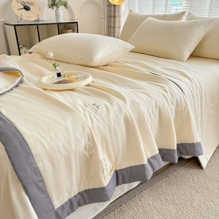 91家纺网 家纺一手货源 找家纺 金艾草2025新款纯色A类纯棉双层纱夏被四件套 奶油黄（手包边）