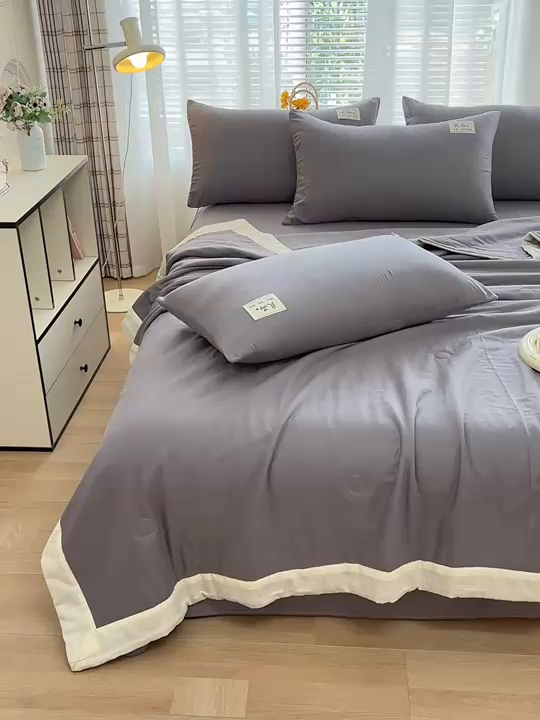 91家纺网 家纺一手货源 找家纺 金艾草2025新款纯色A类纯棉双层纱夏被四件套 灰色（手包边）
