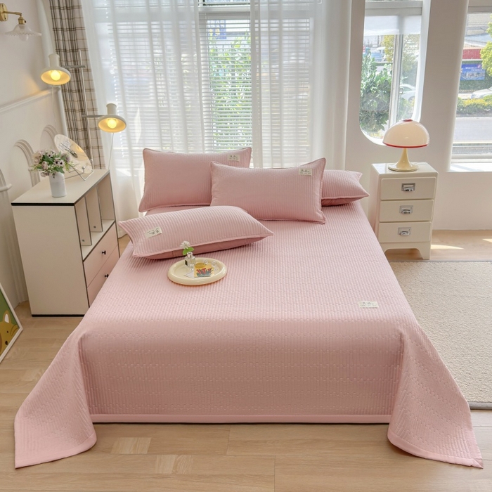 91家纺网 家纺一手货源 找家纺 金艾草2025款新款纯棉双层纱床盖三件套床盖夏被四件套 粉色（手包边款）