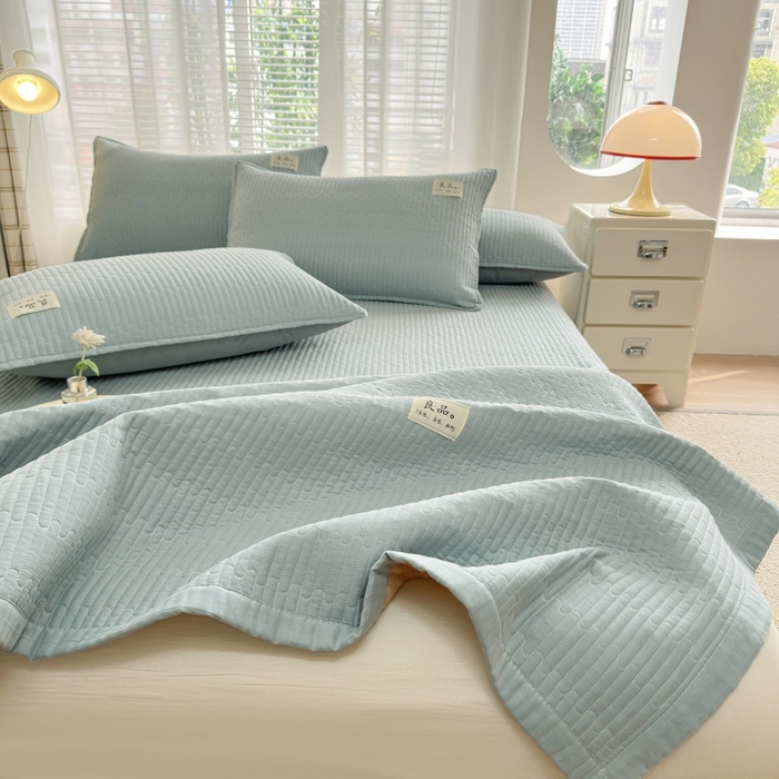 91家纺网 家纺一手货源 找家纺 金艾草2025款新款纯棉双层纱床盖三件套床盖夏被四件套 蔚蓝（手包边款）