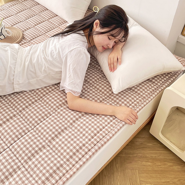 91家纺网 家纺一手货源 找家纺 丽诺床垫 2025新款亲肤舒适全棉纯棉色织棉花床褥床垫 咖小格