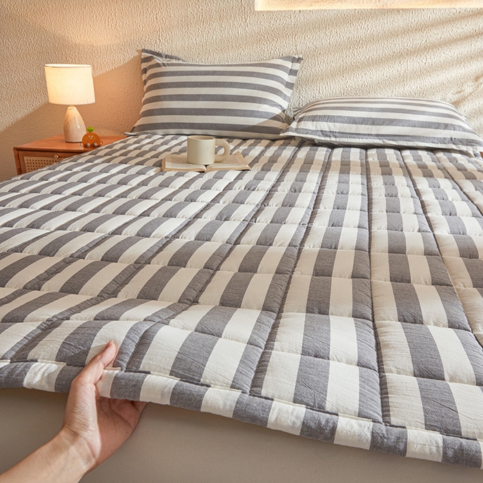 91家纺网 家纺一手货源 找家纺 丽诺床垫 2025新款亲肤舒适全棉纯棉色织棉花床褥床垫-少女粉 灰色-宽条