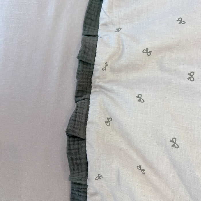 91家纺网 家纺一手货源 找家纺 盼季家纺 2025新款水洗棉大豆花边夏被四件套 皱皱纱花边夏被-蝴蝶结紫