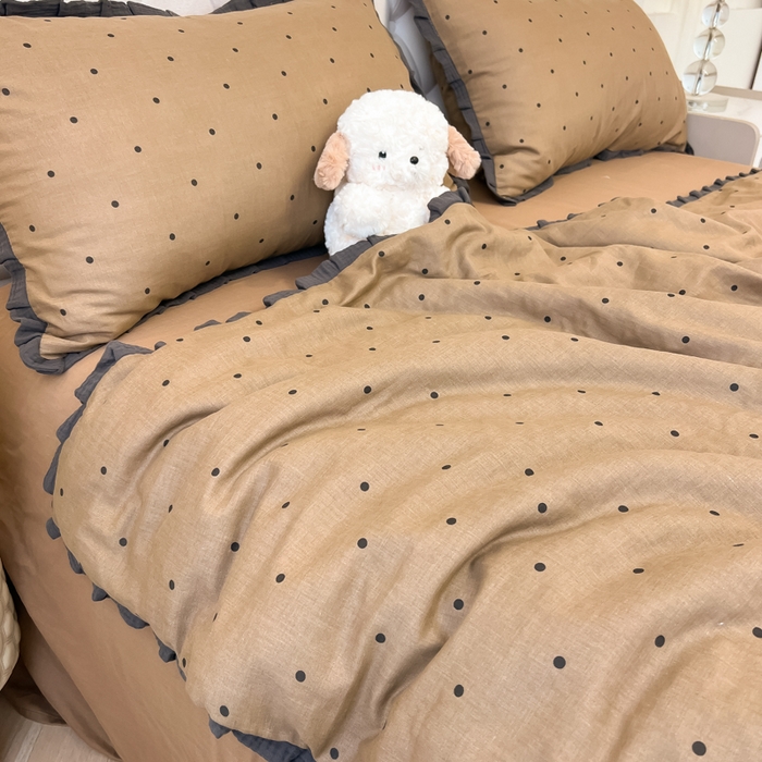 91家纺网 家纺一手货源 找家纺 盼季家纺 2025新款水洗棉大豆花边夏被四件套 皱皱纱花边夏被-咖波点