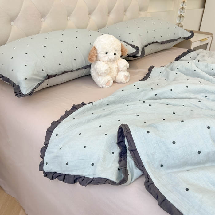 91家纺网 家纺一手货源 找家纺 盼季家纺 2025新款水洗棉大豆花边夏被四件套 皱皱纱花边夏被-蓝波点