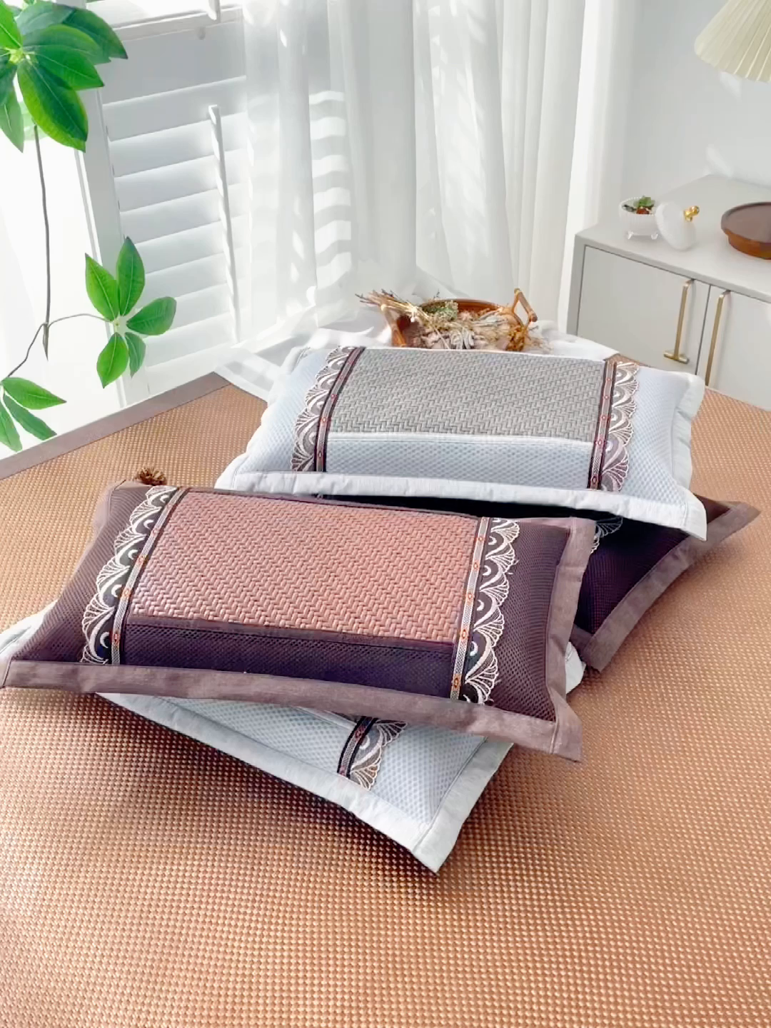 91家纺网 家纺一手货源 找家纺 织布人 2025新款荞麦枕夏凉感PE藤茶香枕全荞麦壳枕头午睡枕颈椎枕芯 PE藤圆角花边-银灰 40x60cm /只 茶香枕