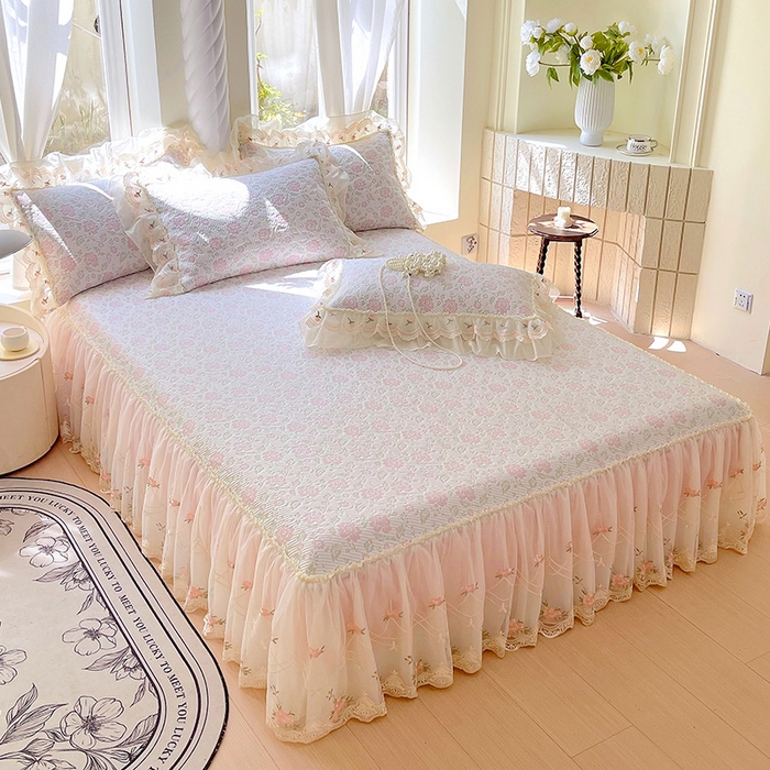 91家纺网 家纺一手货源 找家纺 罗艺轩 2025新款PE中分子凉感软凉席席子床裙款 德拉庄园-少女粉