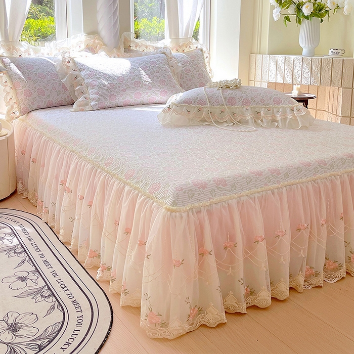 91家纺网 家纺一手货源 找家纺 罗艺轩 2025新款PE中分子凉感软凉席席子床裙款 德拉庄园-少女粉