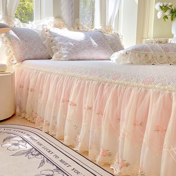 91家纺网 家纺一手货源 找家纺 罗艺轩 2025新款PE中分子凉感软凉席席子床裙款 德拉庄园-少女粉