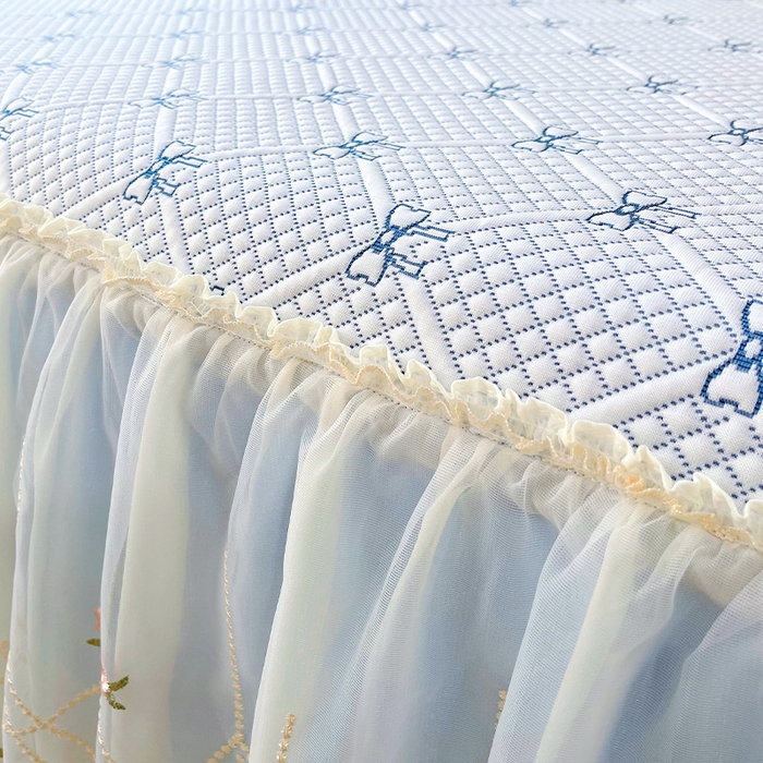 91家纺网 家纺一手货源 找家纺 罗艺轩 2025新款PE中分子凉感软凉席席子床裙款 蝴蝶结-天空蓝