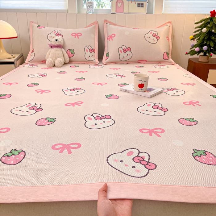 91家纺网 家纺一手货源 找家纺 （总）安哆啦家纺 2025新款A类小清新卡通高品质冰藤印花凉席床笠床席款