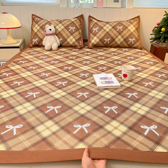 91家纺网 家纺一手货源 找家纺 （总）安哆啦家纺 2025新款A类小清新卡通高品质冰藤印花凉席床笠床席款