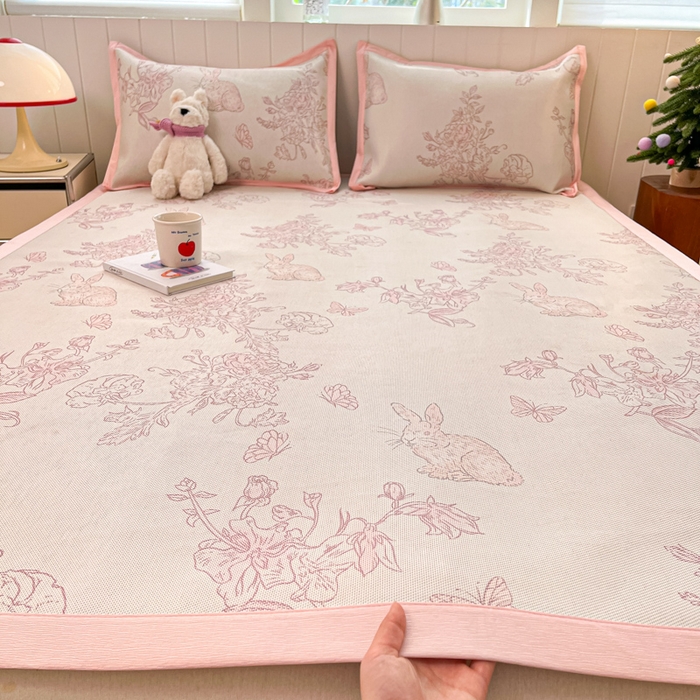 91家纺网 家纺一手货源 找家纺 （总）安哆啦家纺 2025新款A类小清新卡通高品质冰藤印花凉席床笠床席款