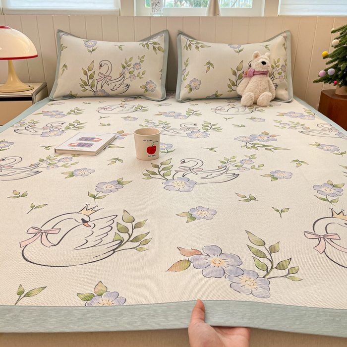 91家纺网 家纺一手货源 找家纺 （总）安哆啦家纺 2025新款A类小清新卡通高品质冰藤印花凉席床笠床席款