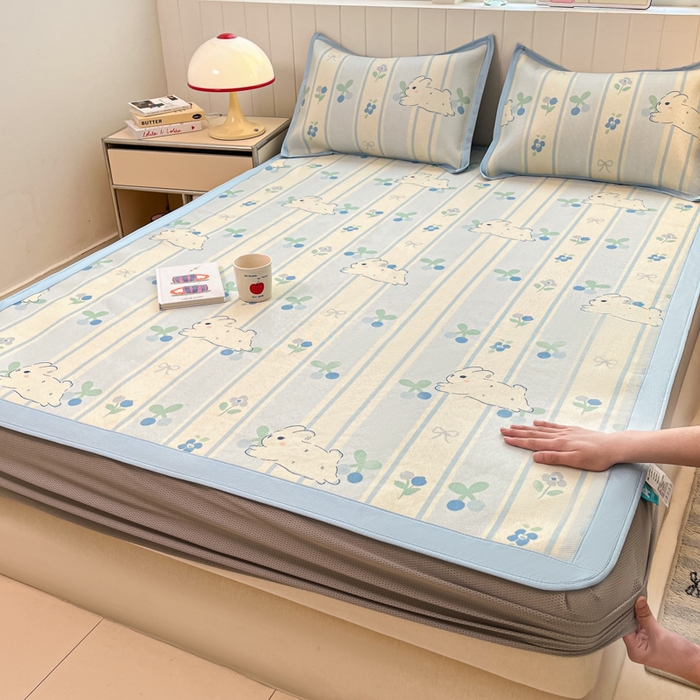 91家纺网 家纺一手货源 找家纺 （总）安哆啦家纺 2025新款A类小清新卡通高品质冰藤印花凉席床笠床席款