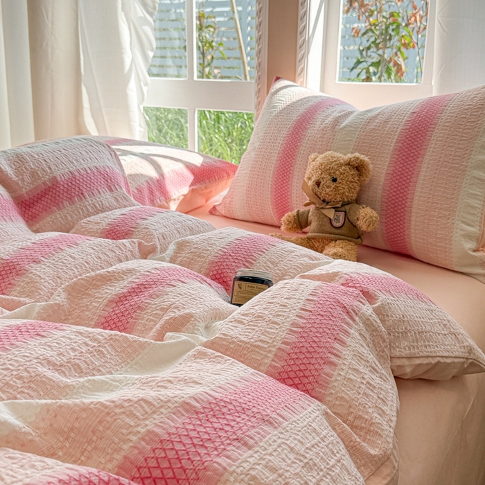 91家纺网 家纺一手货源 找家纺 米可2025春夏新款A类色织华夫格提花全棉四件套 沐言-粉