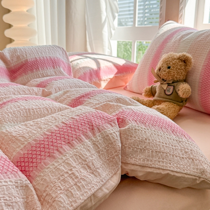 91家纺网 家纺一手货源 找家纺 米可2025春夏新款A类色织华夫格提花全棉四件套 沐言-粉