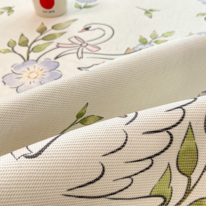 91家纺网 家纺一手货源 找家纺 安哆啦家纺 2025新款A类小清新卡通高品质冰藤印花凉席床笠床席款 冰藤席-天鹅湖【平铺款】