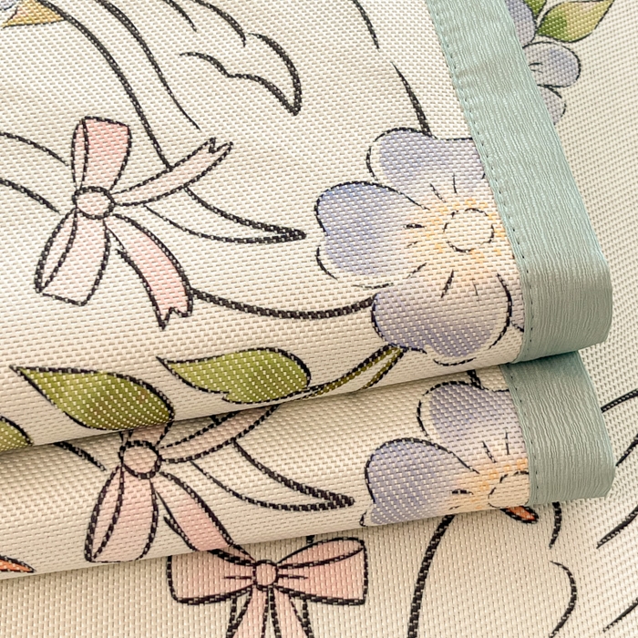 91家纺网 家纺一手货源 找家纺 安哆啦家纺 2025新款A类小清新卡通高品质冰藤印花凉席床笠床席款 冰藤席-天鹅湖【平铺款】