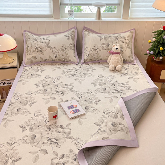 91家纺网 家纺一手货源 找家纺 安哆啦家纺 2025新款A类小清新卡通高品质冰藤印花凉席床笠床席款 冰藤席-写意人生【平铺款】