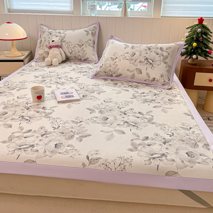 91家纺网 家纺一手货源 找家纺 安哆啦家纺 2025新款A类小清新卡通高品质冰藤印花凉席床笠床席款 冰藤席-写意人生【平铺款】