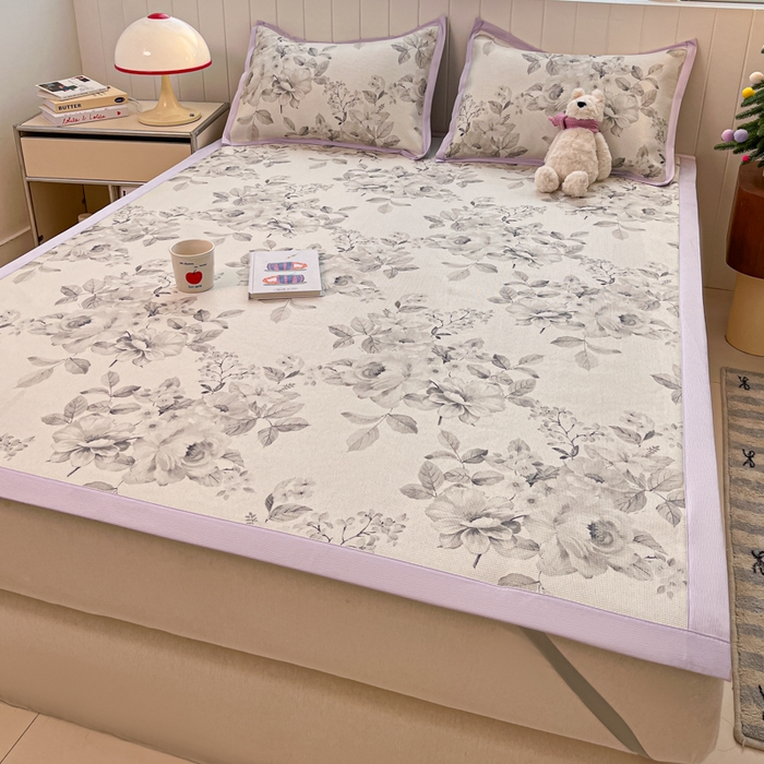 91家纺网 家纺一手货源 找家纺 安哆啦家纺 2025新款A类小清新卡通高品质冰藤印花凉席床笠床席款 冰藤席-写意人生【平铺款】