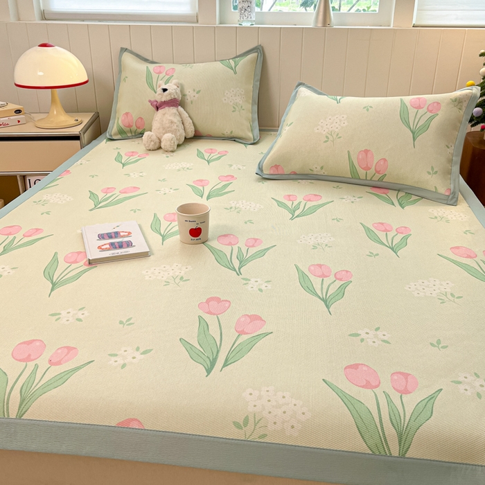 91家纺网 家纺一手货源 找家纺 安哆啦家纺 2025新款A类小清新卡通高品质冰藤印花凉席床笠床席款 冰藤席-郁金香【平铺款】