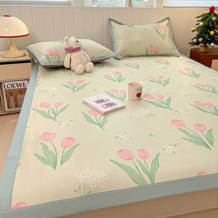 91家纺网 家纺一手货源 找家纺 安哆啦家纺 2025新款A类小清新卡通高品质冰藤印花凉席床笠床席款 冰藤席-郁金香【平铺款】