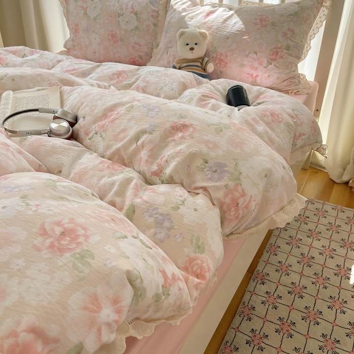 91家纺网 家纺一手货源 找家纺 繁花家居 2025新款镂空白色花边直播热款四件套 絮语