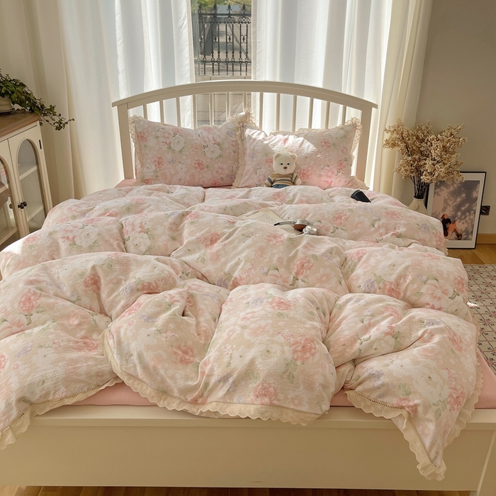 91家纺网 家纺一手货源 找家纺 繁花家居 2025新款镂空白色花边直播热款四件套 絮语