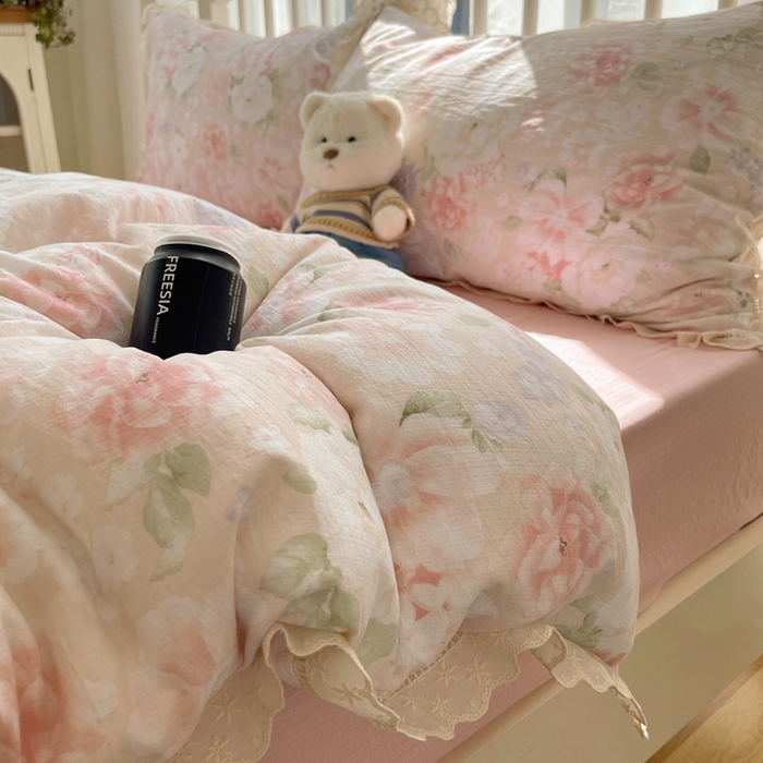 91家纺网 家纺一手货源 找家纺 繁花家居 2025新款镂空白色花边直播热款四件套 絮语