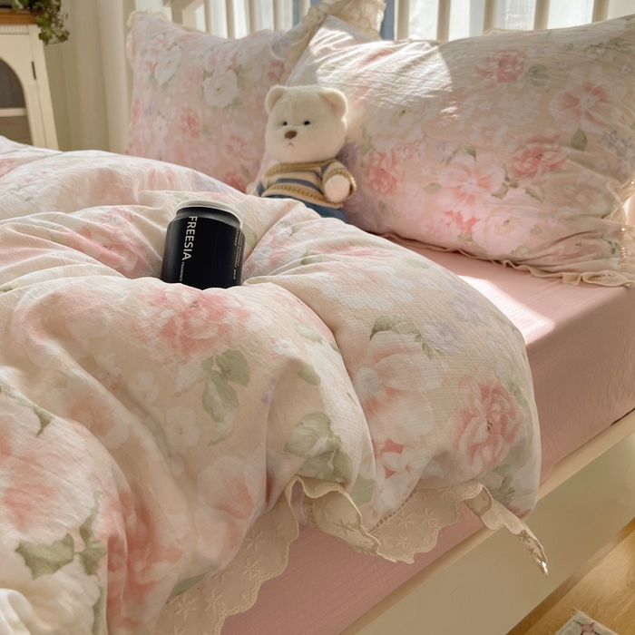 91家纺网 家纺一手货源 找家纺 繁花家居 2025新款镂空白色花边直播热款四件套 絮语